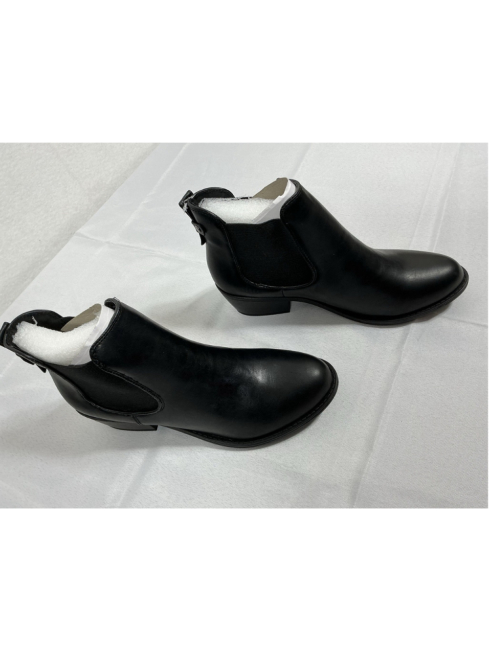 Woman’s New Soda Chelsea Pull On Bootie Size 11 Black Faux Leather Block Heel - Picture 1 of 7